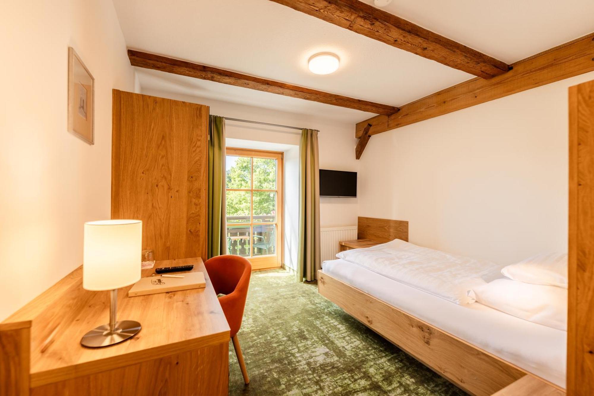 Gastagwirt Hotel Eugendorf Ngoại thất bức ảnh
