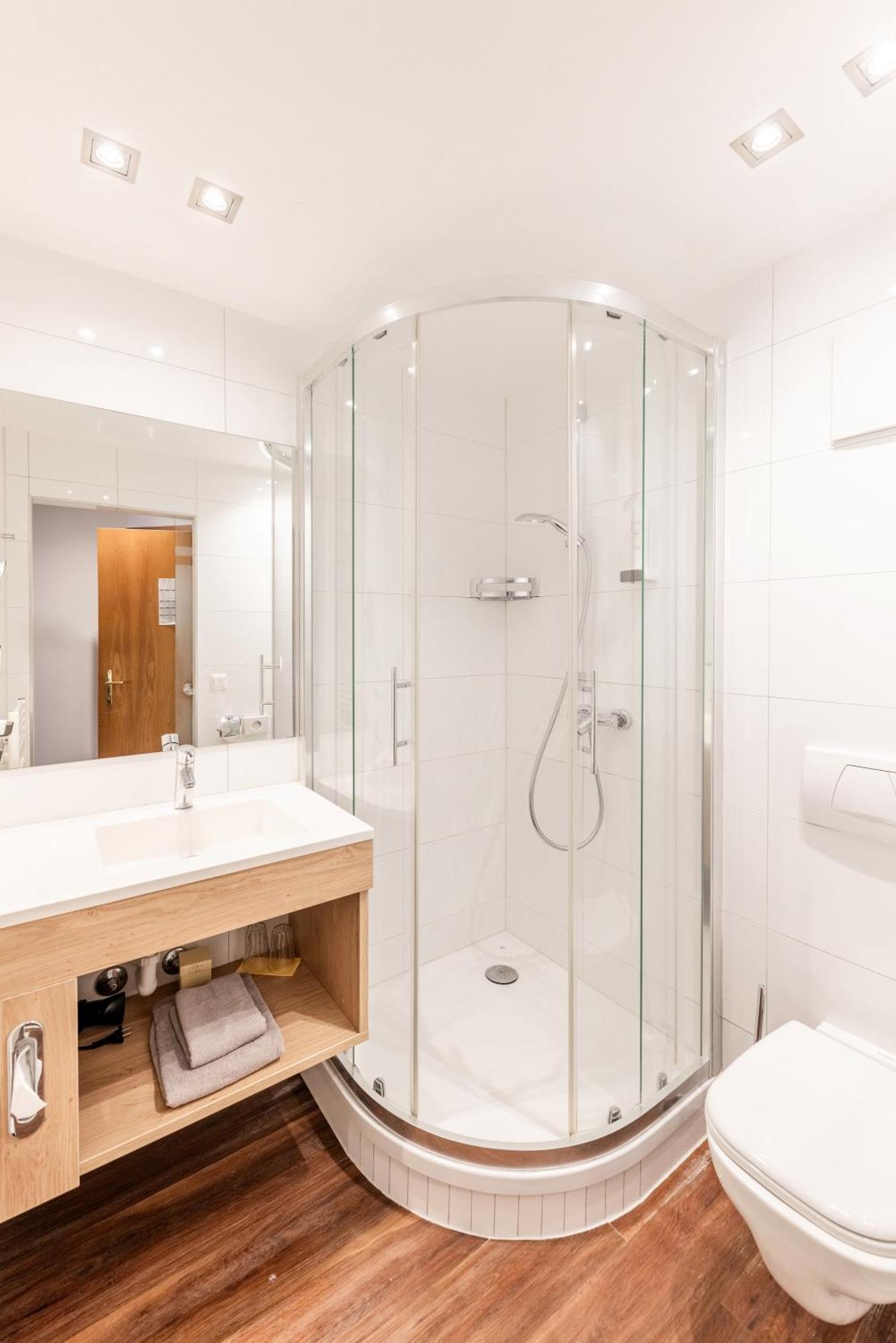 Gastagwirt Hotel Eugendorf Ngoại thất bức ảnh